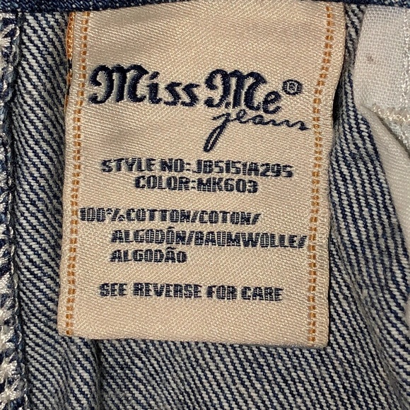 NWT Miss Me distressed/patches boyfriend crops - Picture 13 of 15